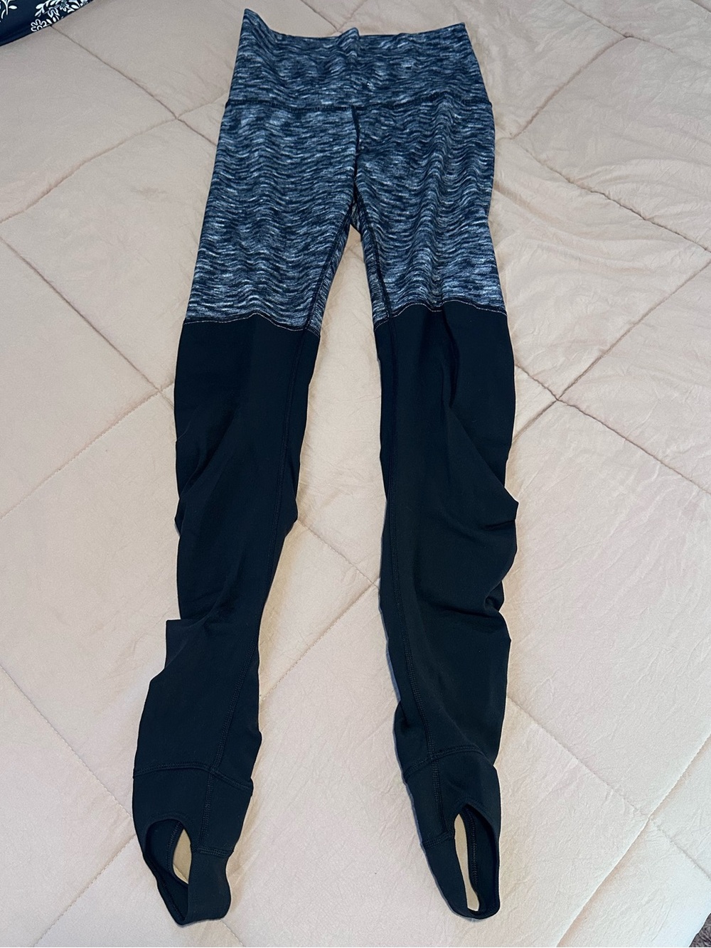 lululemon athletica Wunder Under Stirrup Leggings, Size 6, 28”
